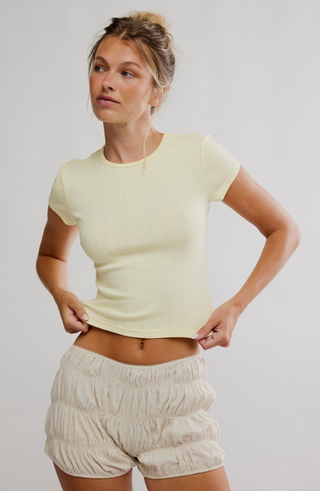 Wait a minute baby tee - Banana Cream